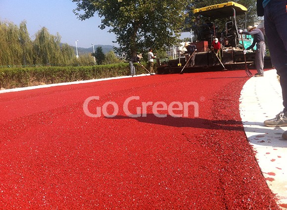 Asfalto de color de mezcla en frío aplicado en la pista de atletismo