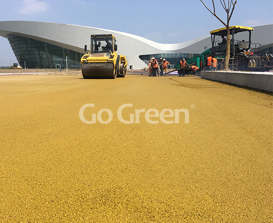 Asfalto de color amarillo y verde en la sala de exposiciones de Jiangsu