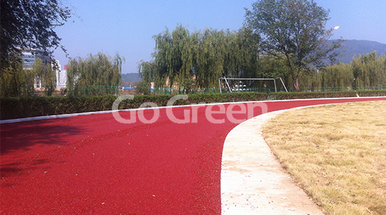 Asfalto de color de mezcla en frío aplicado en la pista de atletismo